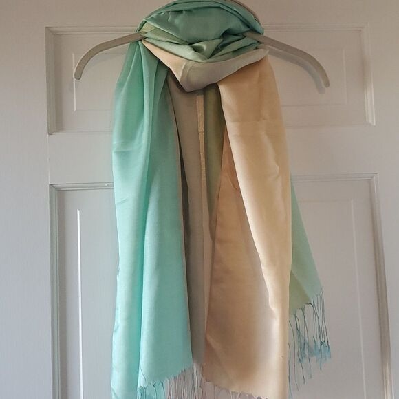 NWOT ITALIAN SILK ELEGANT OMBRE COLORBLOCK SHAWL WRAP SCARF AQUA CREAM - Picture 5 of 12